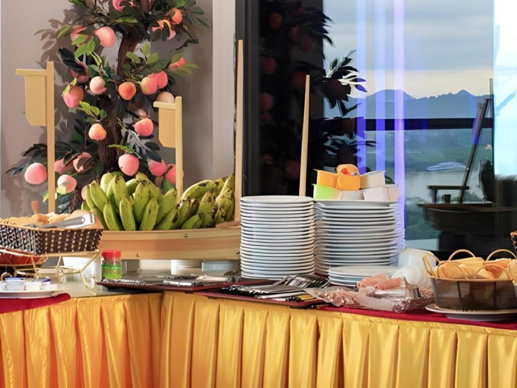 Royal Palace Hotel Tuyen Quang Bagian luar foto