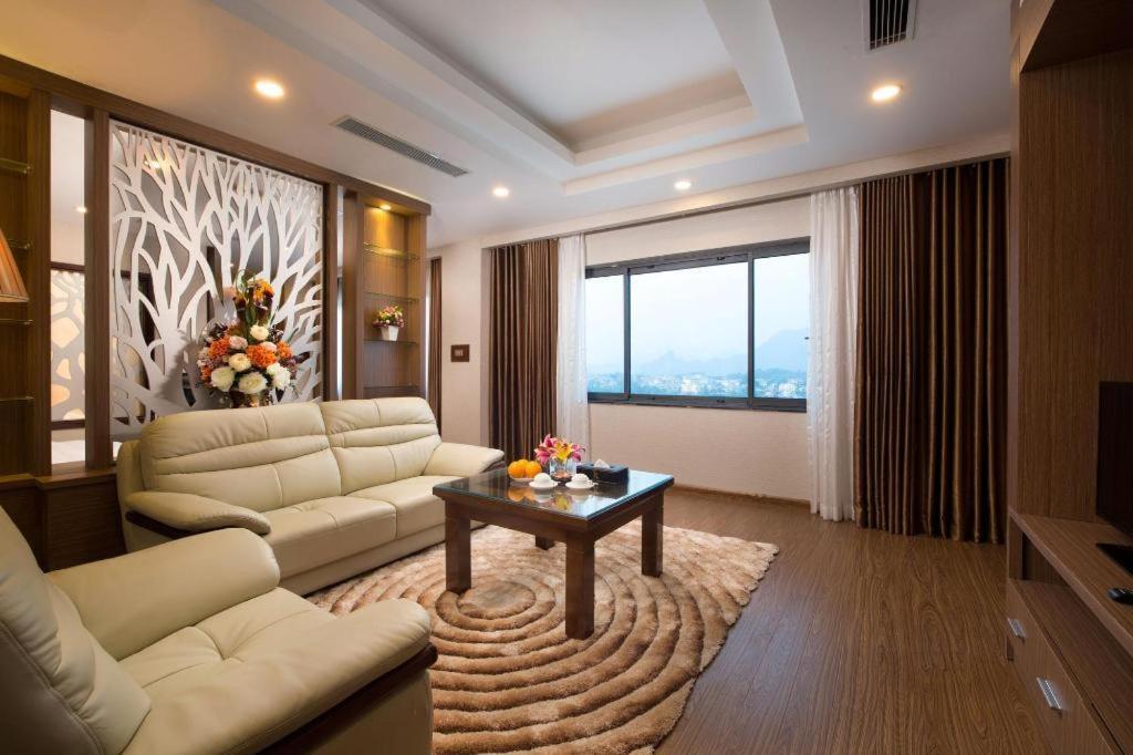 Royal Palace Hotel Tuyen Quang Bagian luar foto