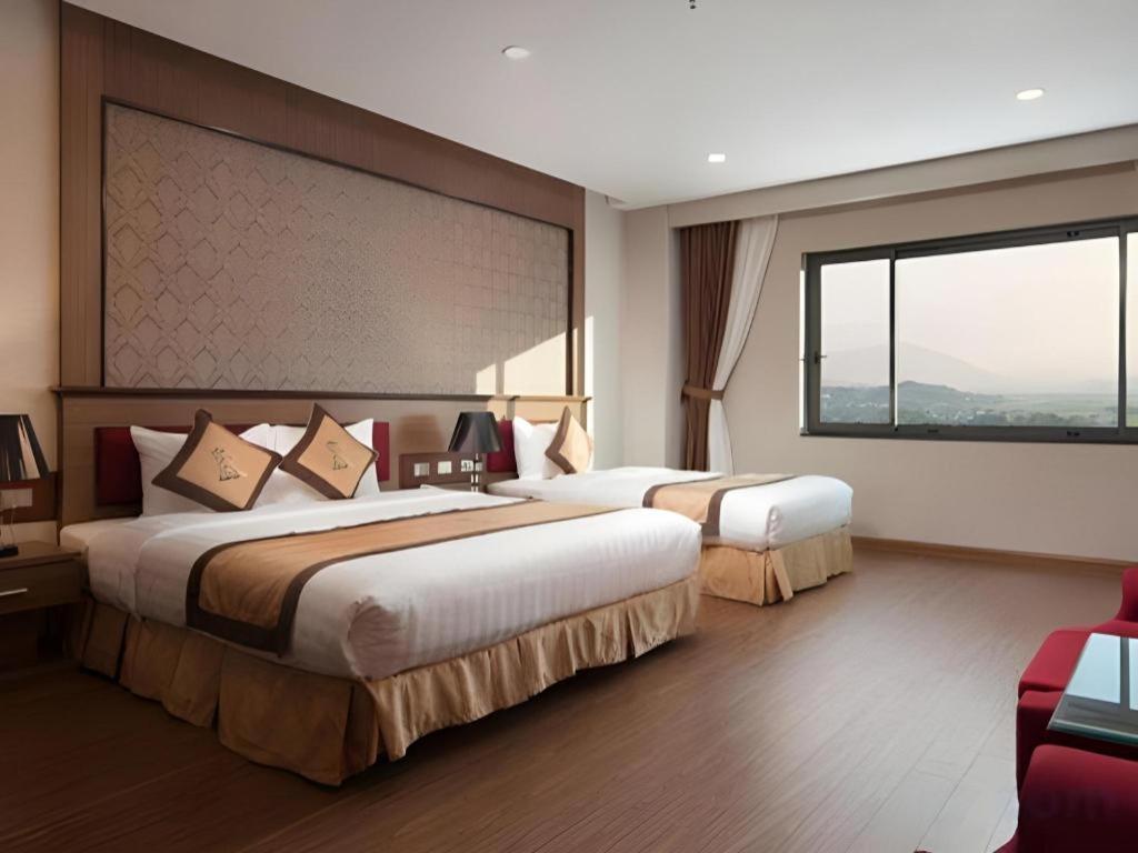 Royal Palace Hotel Tuyen Quang Bagian luar foto