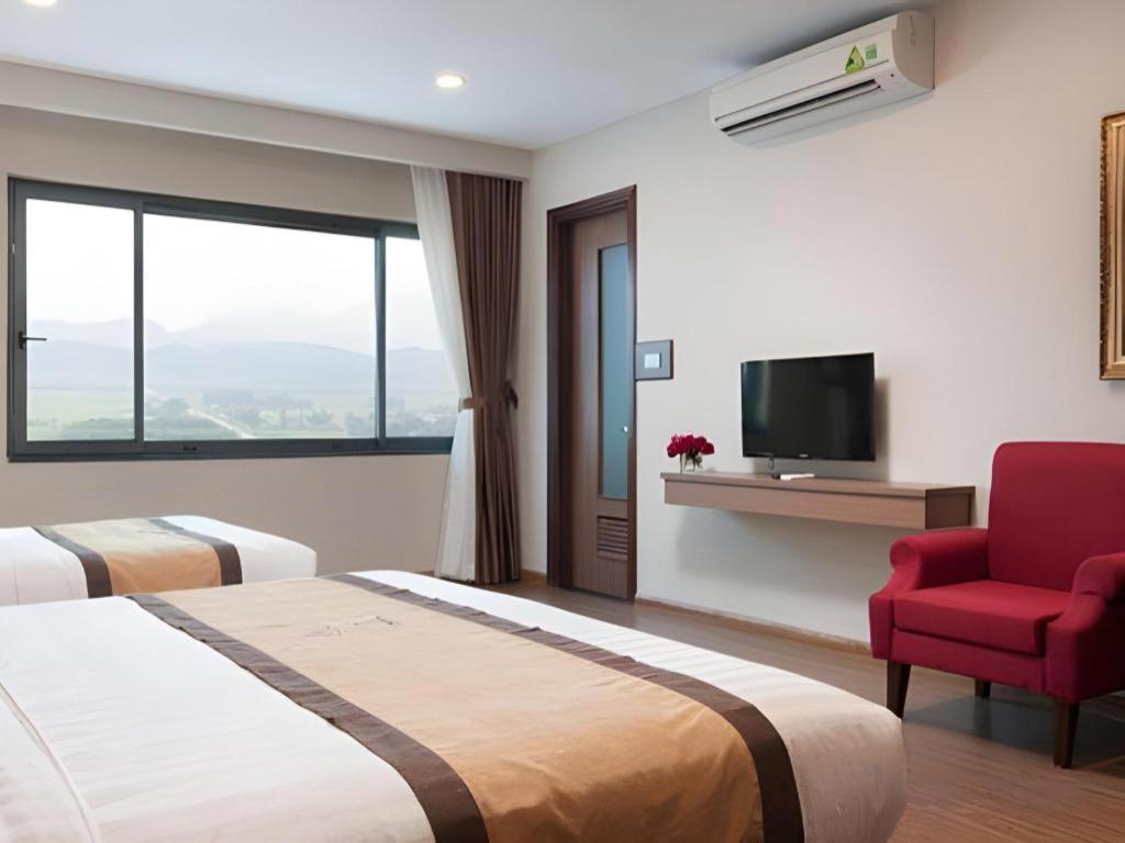 Royal Palace Hotel Tuyen Quang Bagian luar foto