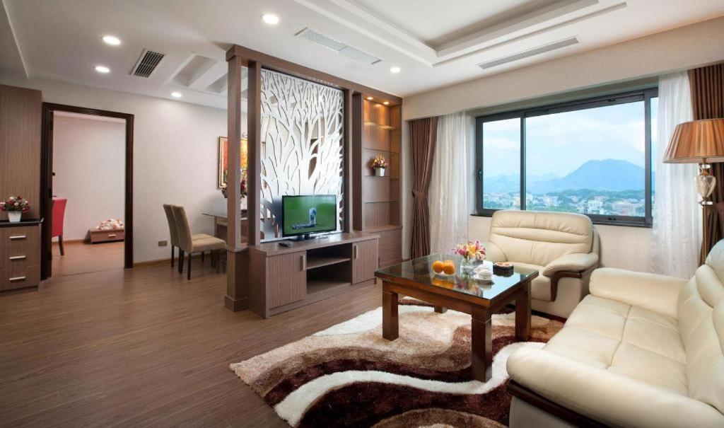 Royal Palace Hotel Tuyen Quang Bagian luar foto